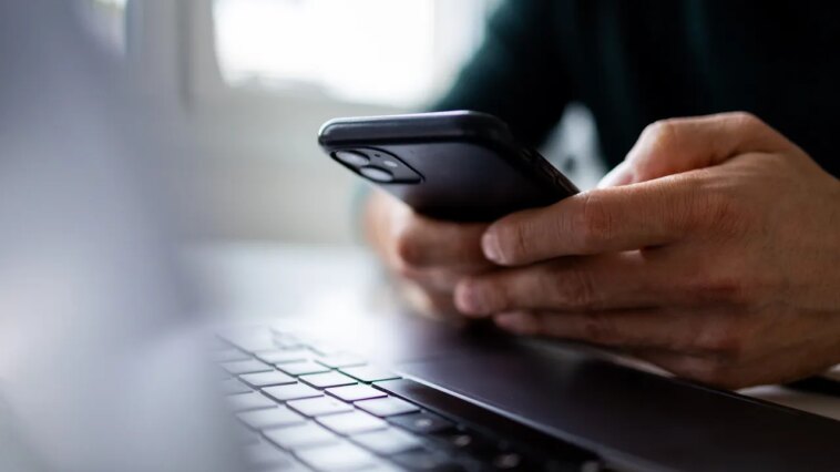 your-phone-is-tracking-you-even-when-you-think-it’s-not