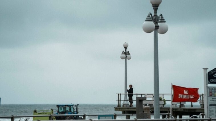 hurricane-erin-threatens-north-carolina’s-outer-banks-with-storm-surge