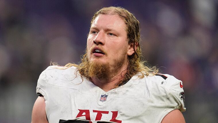 falcons-star-offensive-lineman-carted-off-field-with-apparent-lower-leg-injury-during-practice