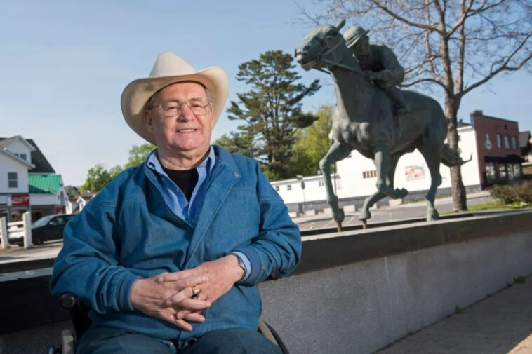 ron-turcotte,-hall-of-fame-jockey-who-rode-secretariat-to-1973-triple-crown,-dead-at-84
