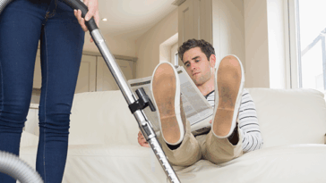 breitbart-business-digest:-harvard-economist-says-lazy-dads-are-holding-down-fertility