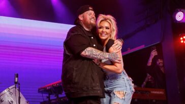 jelly-roll’s-wife-body-slams-him-in-playful-tiktok-video-after-singer-sheds-200-pounds