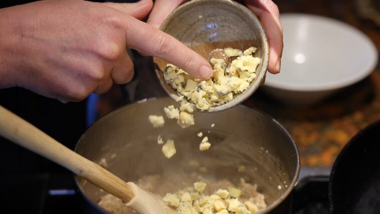 savory-oatmeal-bowls-stir-up-a-new-breakfast-craze-with-eggs,-cheese-and-spice