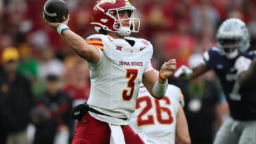no-22-iowa-state-converts-a-late-fourth-down-to-seal-24-21-win-over-no.-17-kansas-state
