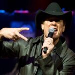 country-star-ronnie-mcdowell-told-son-he-was-‘having-a-stroke’-during-live-performance