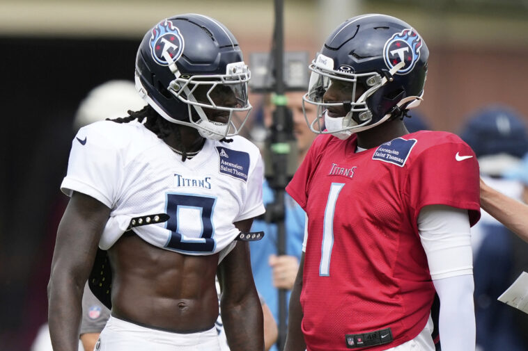 finding-hole-in-the-wall-receivers-can-be-effective-fantasy-football-strategy