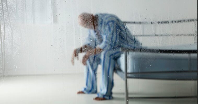man-finds-himself-hallucinating-in-a-hospital-after-asking-chatgpt-for-dietary-advice