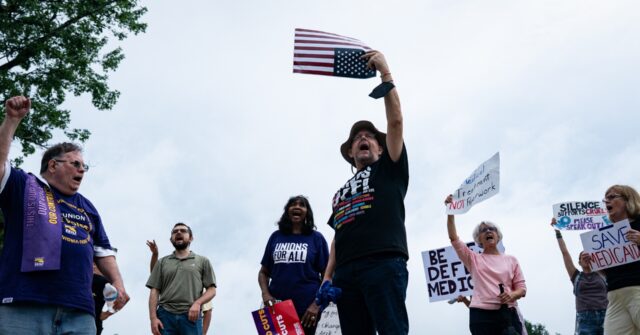 glenn-youngkin,-brian-kemp-condemn-racist-sign-attacking-virginia-gop-gubernatorial-candidate-winsome-earle-sears