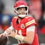 sources:-vikes-add-wentz,-trade-howell-to-philly