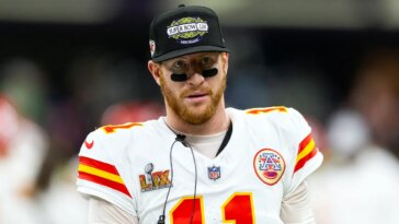 carson-wentz-cuts-deal-with-minnesota-vikings