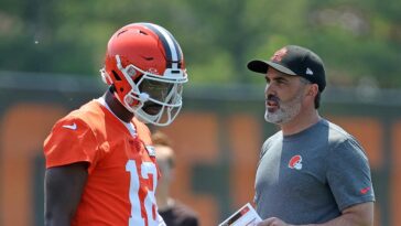 browns’-kevin-stefanski-dismisses-allegations-he-‘sabotaged’-shedeur-sanders’-performance