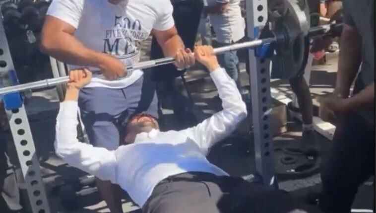 mayorship-of-new-york-to-be-awarded-to-first-candidate-who-can-bench-press-the-bar