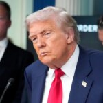 trump-hits-abc,-nbc-as-‘fake-news,’-says-he’d-support-fcc-revoking-licenses