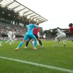 the-var-review:-why-man-united’s-goal-wasn’t-ruled-out;-trafford’s-red-card-escape