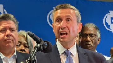 dnc-leaders-look-to-rebound-at-summer-meeting-amid-plunging-polls,-fundraising