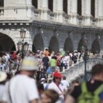 north-carolina-mom-of-8-goes-viral-for-holding-ponytail-of-italian-pickpocket-for-1-hour