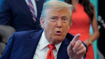 trump-slams-abc,-nbc,-backs-revoking-their-fcc-licenses:-‘an-actual-threat-to-our-democracy’