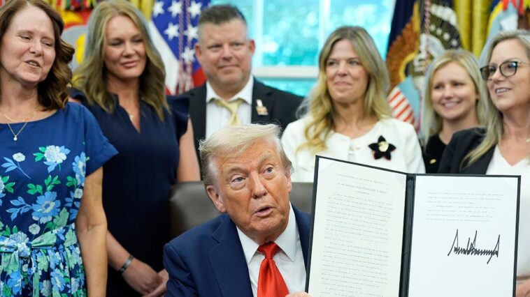 trump-signs-proclamation-commemorating-abbey-gate-attack-anniversary-with-gold-star-families