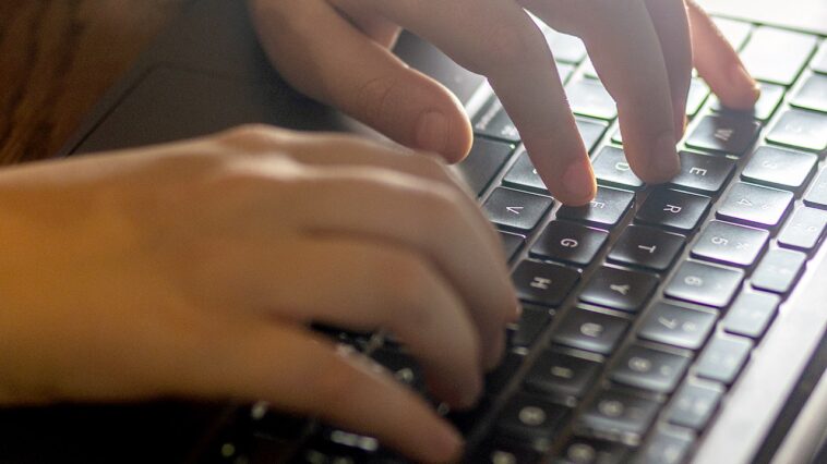 schools’-safety-tools-are-spying-on-kids-—-even-at-home