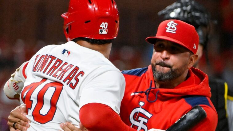 cards’-contreras-ejected,-hits-own-coach-with-bat