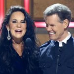 randy-travis’-wife-defied-medical-advice-to-‘pull-the-plug’-during-country-star’s-stroke-recovery-battle