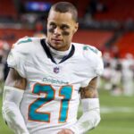 source:-poyer-returns-to-bills-after-year-with-fins