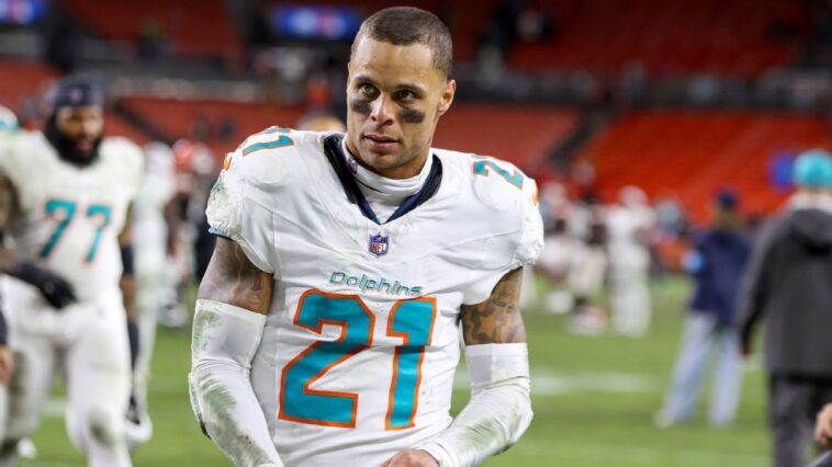 source:-poyer-returns-to-bills-after-year-with-fins