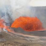 hawaii’s-kilauea-volcano-resumes-eruption,-shoots-out-fountains-of-lava-from-multiple-vents