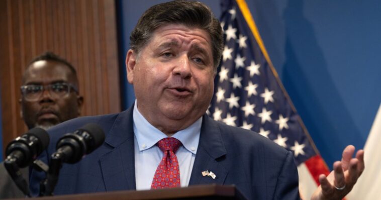 watch:-illinois-gov.-jb-pritzker-can’t-hide-his-national-guard-hypocrisy,-admits-dnc-deployment