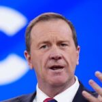 sen.-eric-schmitt:-h-1b-visa-program-is-‘kneecapping-white-collar-workers’-across-america