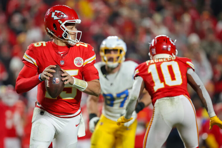 nfl-friday-night-preview:-chiefs-go-to-brazil-to-defend-afc-west-dominance-vs.-chargers
