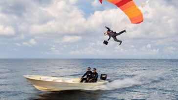 navy-airdrops-public-defender-onto-drug-boat-to-give-cartel-members-due-process