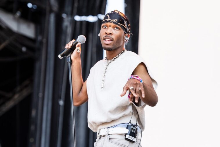 singer-stays-on-tour-after-dismembered,-decomposing-body-discovered-in-his-tesla