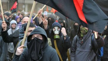 ‘why-won’t-conservatives-give-up-their-guns?’-ask-the-people-shooting-at-them