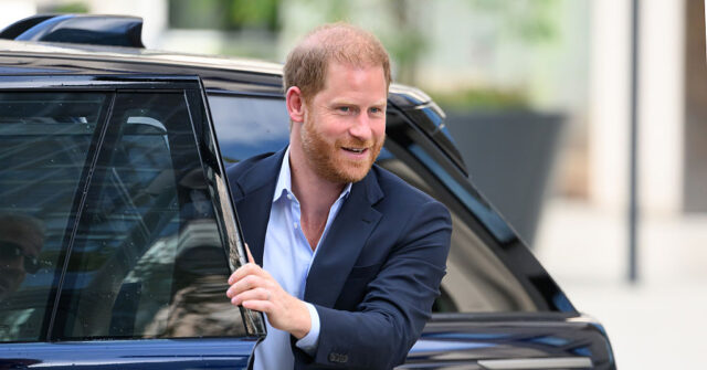 prince-harry-flies-back-to-london,-meets-with-his-father-the-king-for-first-time-in-18-months