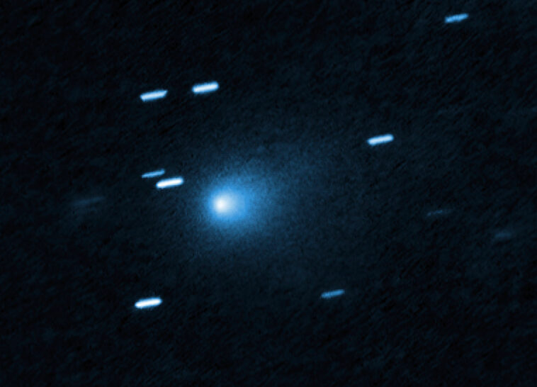 manhattan-sized-interstellar-object-3i/atlas-now-turning-green-as-something-is-‘switched-on’-as-it-nears-sun
