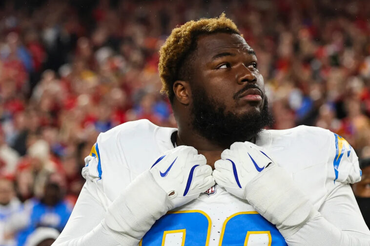 chargers’-teair-tart-fined-$12k-for-slapping-chiefs’-travis-kelce-in-week-1-matchup