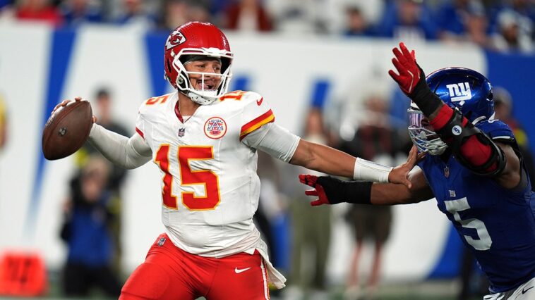 chiefs-overcome-sloppy-start-to-pick-up-1st-win-of-season