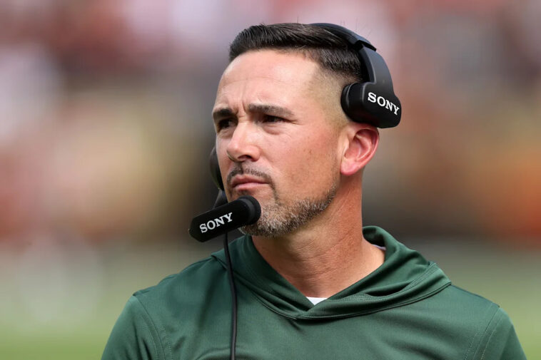 packers-hc-matt-lafleur-didn’t-sound-pleased-about-hearing-‘undefeated’-talk-from-his-team