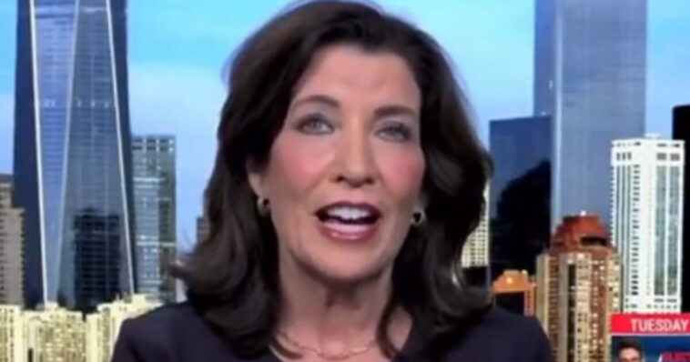 new-york-governor-kathy-hochul-mercilessly-booed-at-ryder-cup-opening-ceremony-(video)