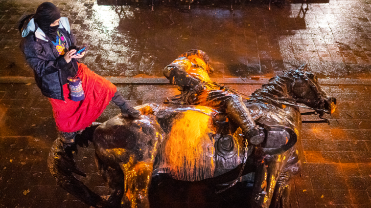 ‘anarchists-illegally-took-them-down,’-and-now-portland-is-putting-statues-of-lincoln-and-roosevelt-back-up