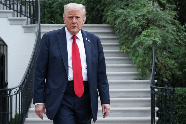 trump-believes-hamas-is-‘ready-for-a-lasting-peace,’-calls-on-israel-to-‘stop-the-bombing’