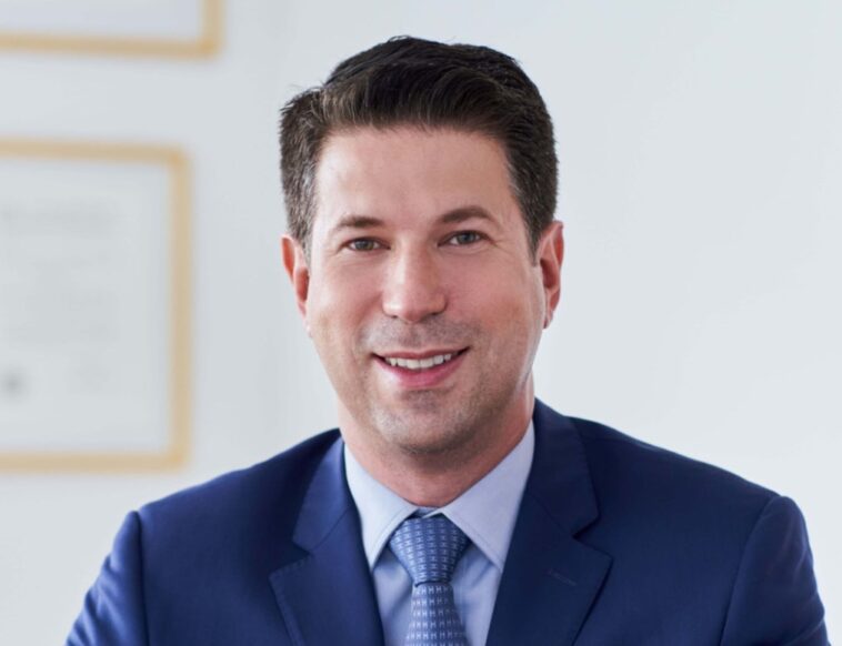 harvard-law-professor-placed-on-leave-after-firing-pellet-rifle-near-boston-synagogue-—-told-police-he-was-there-‘hunting-rats’