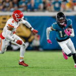 jaguars-rookie-wr-travis-hunter-mades-ridiculous-catch,-also-has-an-injury-scare-at-cb
