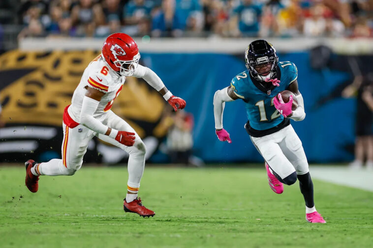 jaguars-rookie-wr-travis-hunter-mades-ridiculous-catch,-also-has-an-injury-scare-at-cb