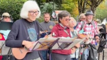 aging-hippies-in-portland-perform-cringe-tastic-musical-protest-–-get-absolutely-dragged-on-twitter/x