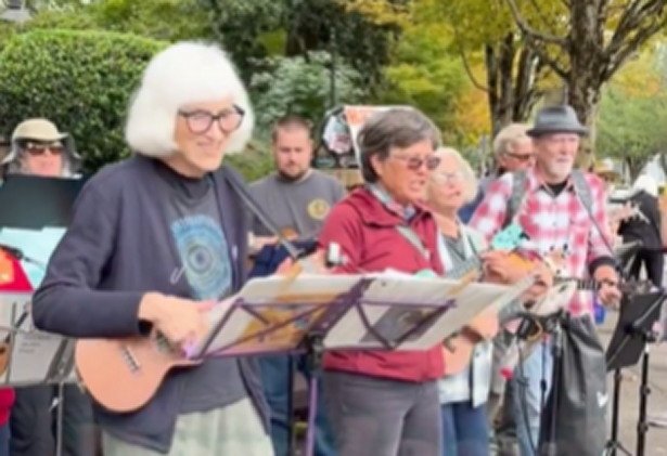 aging-hippies-in-portland-perform-cringe-tastic-musical-protest-–-get-absolutely-dragged-on-twitter/x
