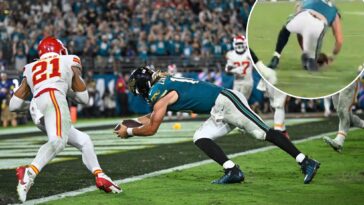 jaguars’-trevor-lawrence-turned-near-disaster-into-wild-game-winning-touchdown-run-to-stun-chiefs