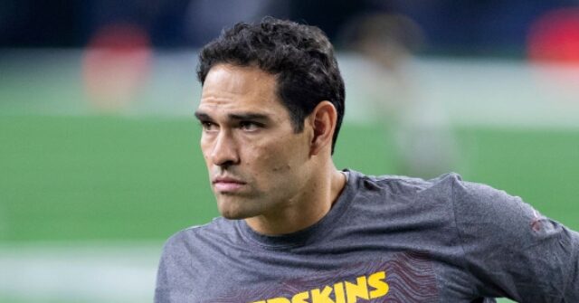 video:-bloodied-mark-sanchez-seen-staggering-around-indianapolis-after-being-stabbed-by-grease-truck-driver