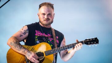 country-star-zach-bryan’s-anti-ice-lyrics-add-to-growing-list-of-public-controversies